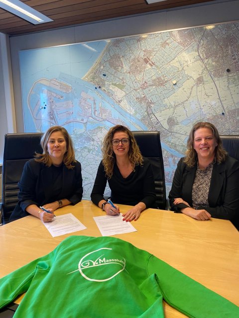 Gymnastiekvereniging Maassluis en gemeente Maassluis tekenen intentieovereenkomst voor de realisatie van een turnfaciliteit in de sportzaal Wilgenrijk in de Dijkpolder.