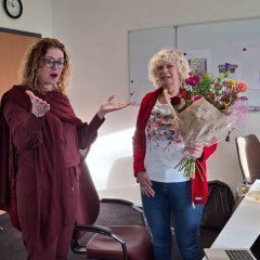 Foto van Cora Kloet en wethouder Denise Mulder