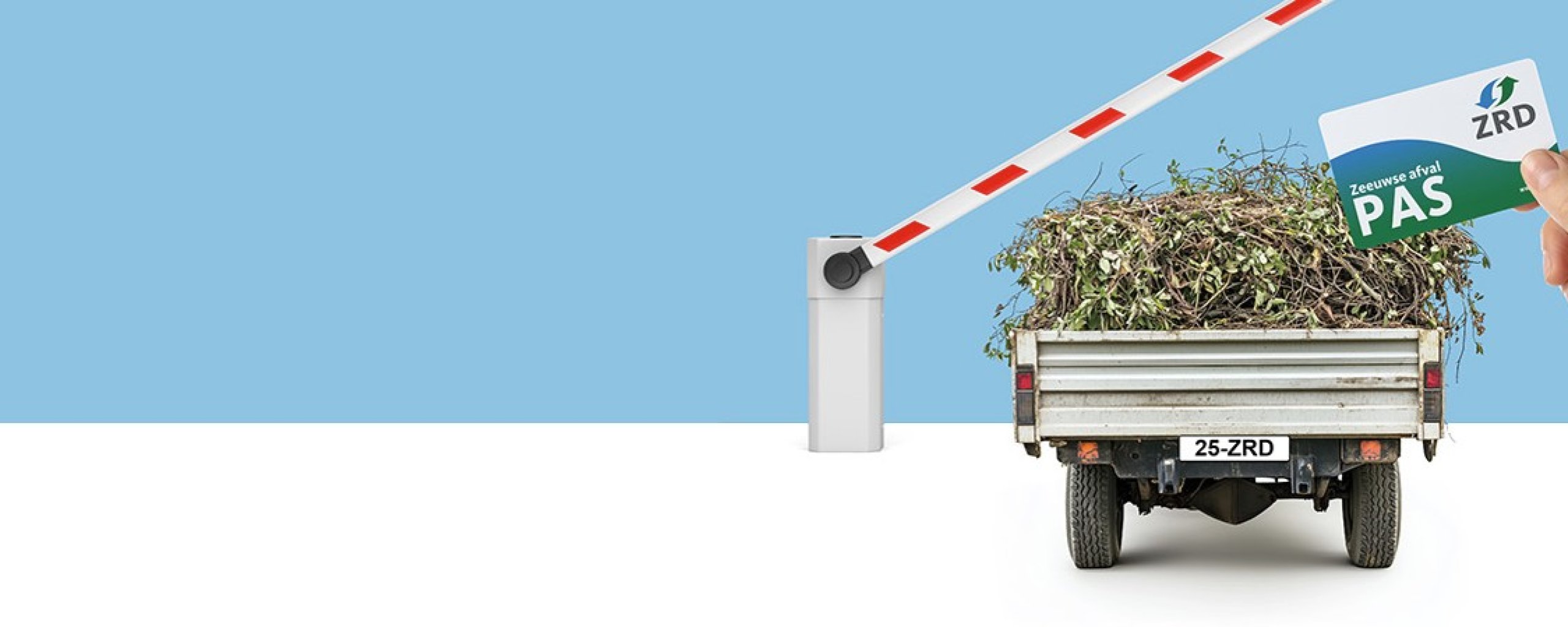 Op de voorkant van de wit-groene afvalpas staan de woorden ZRD en Zeeuwse Afvalpas
