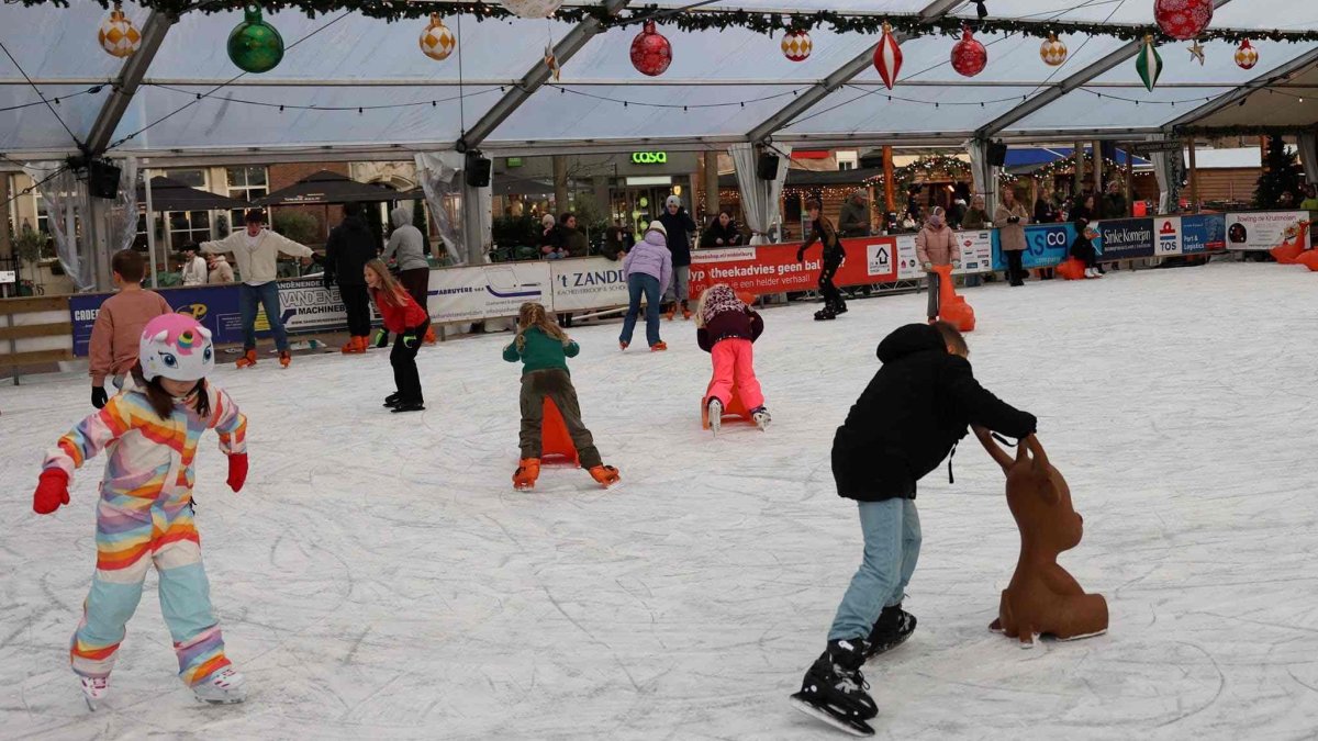 Schaatsbaan blijft, warenmarkt deels naar Damplein