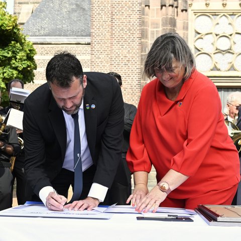 Ondertekening partnerovereenkomst