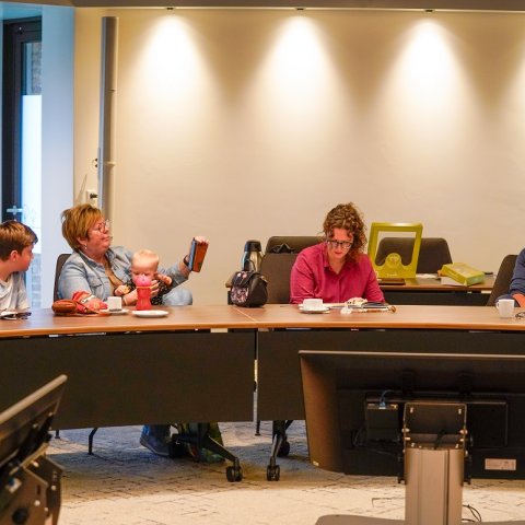 Boek verhalenestafette ‘Buddy Schop helpt zijn vriend’ gepresenteerd