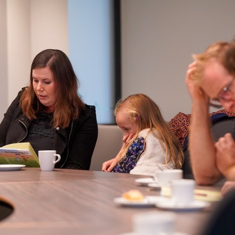 Boek verhalenestafette ‘Buddy Schop helpt zijn vriend’ gepresenteerd