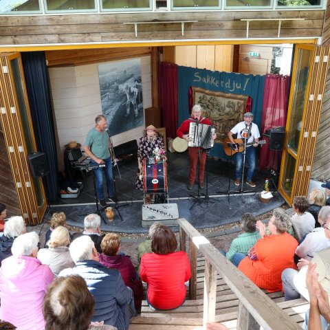 Peelpodium Muziekband Sakkerdju - Buitencentrum De Pelen
