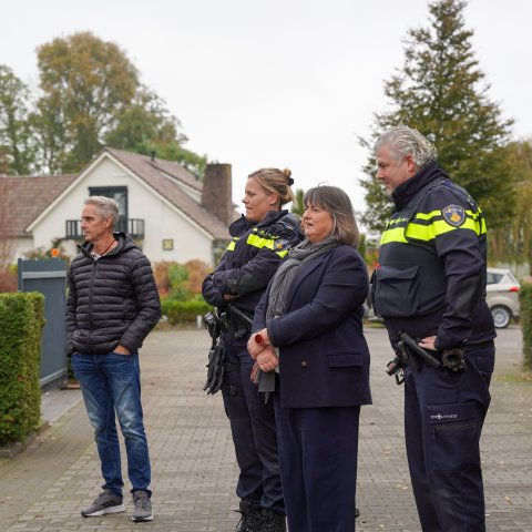 Politie en gemeente op bezoek bij Stichting Achenbach