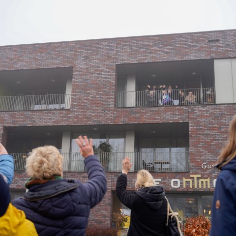 Eerste Zwaaisteen wordt gelegd bij Zorgcentrum St. Joseph. Foto’s: Nederweert24