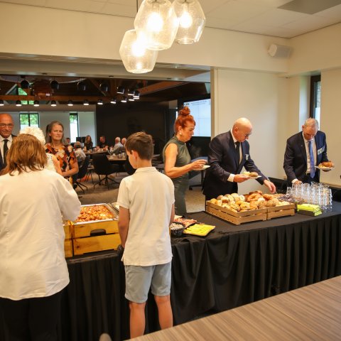 Veteranenontbijt in het gemeentehuis van Nederweert