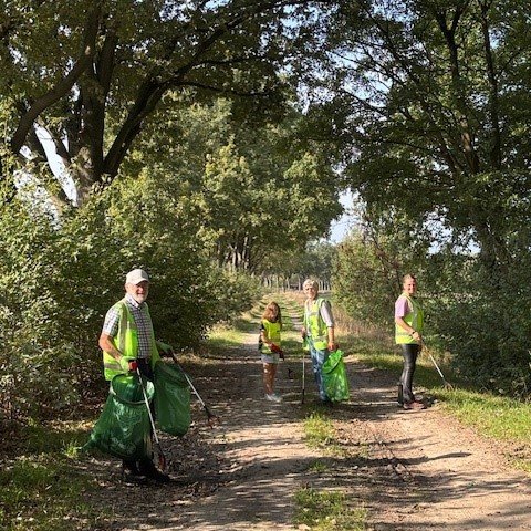 vrijwilligers en bewoners van het Thomashuis