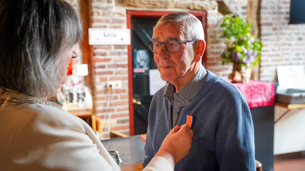 Koninklijke onderscheiding voor Cor Strijbos uit Nederweert-Eind