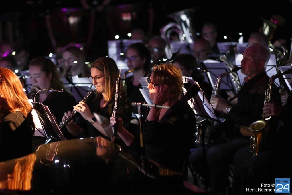 Optreden tijdens Bevrijdingsconcert Ospel