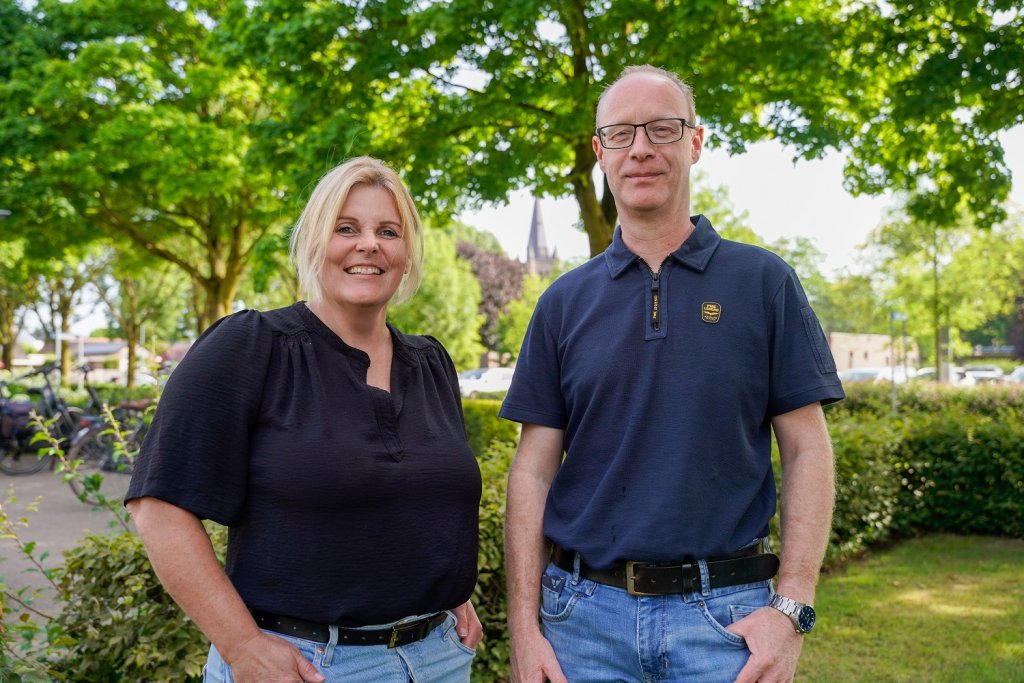 Regisseur buitengebied Ilse Limpens (links) en bedrijfscontactfunctionaris Paul Jaspers.