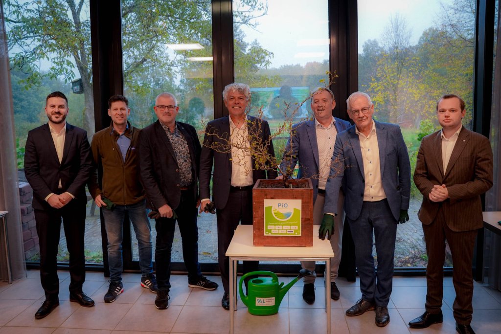 V.l.n.r.: Boris Meessen, Niels van den Hoogen, Theo Coumans, Léon Faassen, Hans Corsten, Arnold Jansen en Michel Graef.