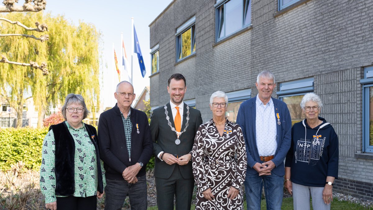 Lintjesregen voor vijf inwoners uit onze gemeente