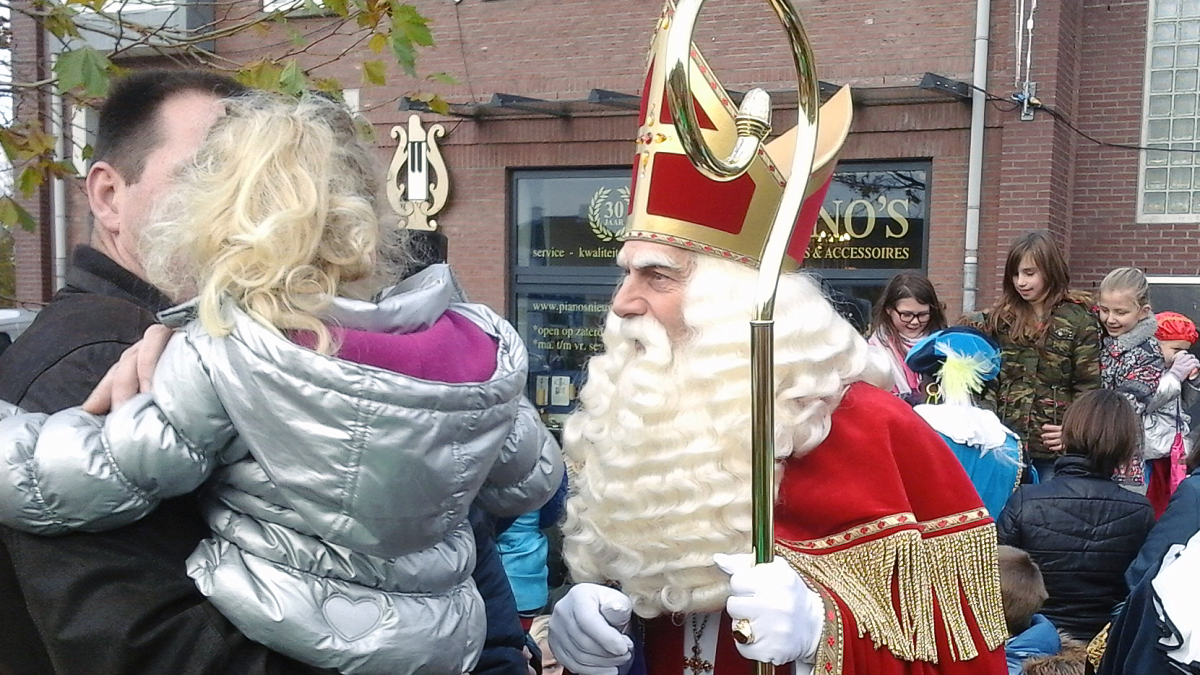 Zie ginds komt de stoomboot
