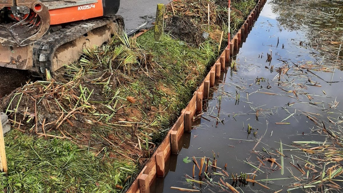 Vervangen beschoeiing Zuideinde