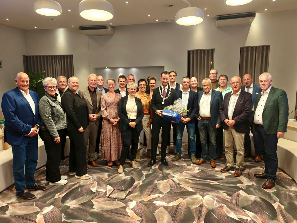 Foto van de Burgemeester en gemeenteraad nieuwkoop aanbeveling herbenoeming 2025-09-23