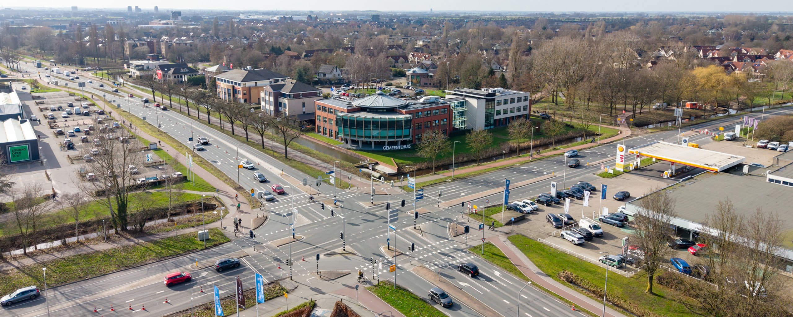 luchtfoto omgeving gemeentehuis