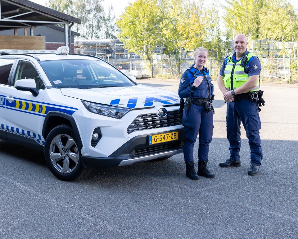 Twee boa's voor handhavingsauto