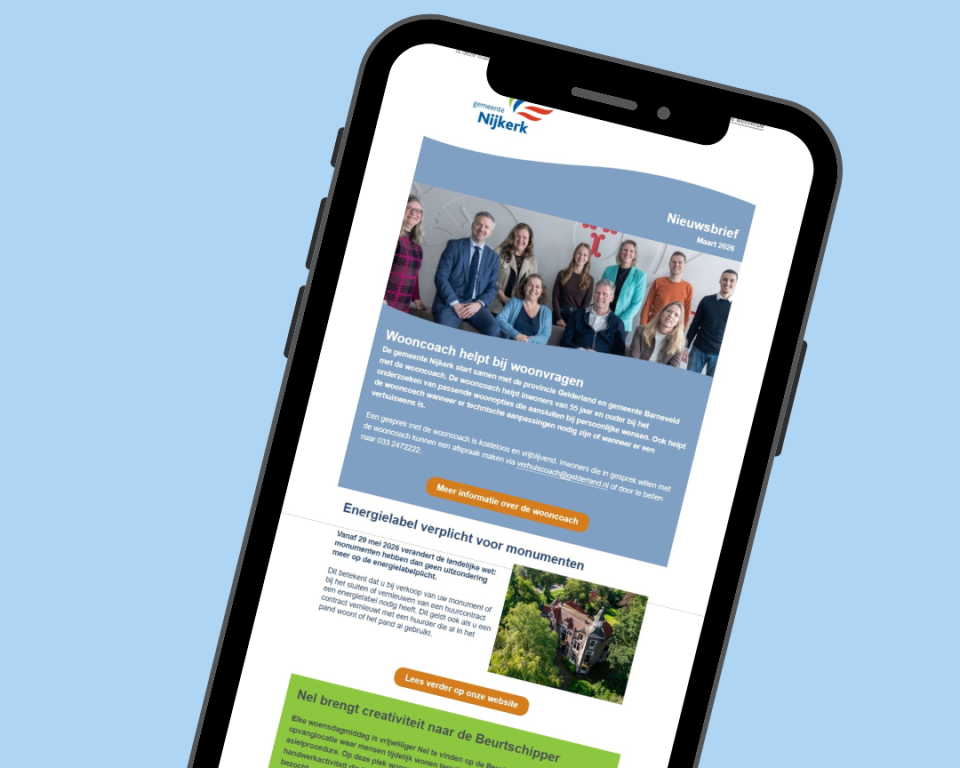 smartphone met nieuwsbrief op scherm