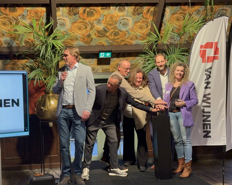 groepsfoto start wonen bij de toren in Nijkerk