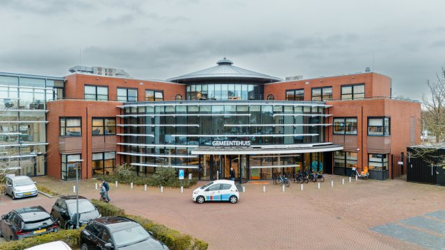 Ingang gemeentehuis Nijkerk