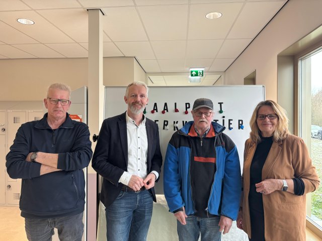 Opening Taalpunt door wethouder Bé Schollema en de taalambassadeurs Binne en Willem