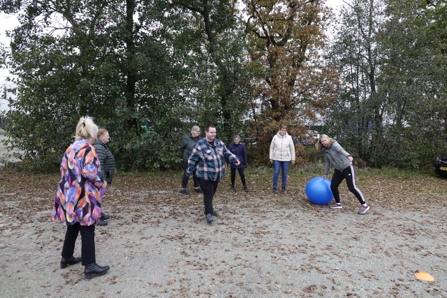 Medewerkers aan het sporten tijdens de sportlessen