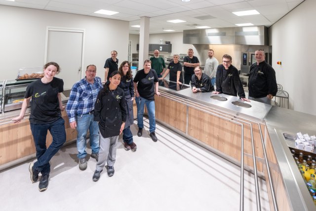 Groepsfoto medewerkers catering/schoonmaak
