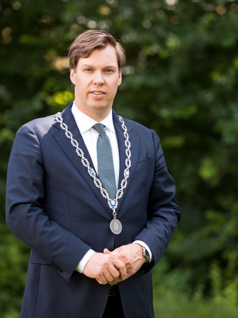 Burgemeester Freek van Genugten