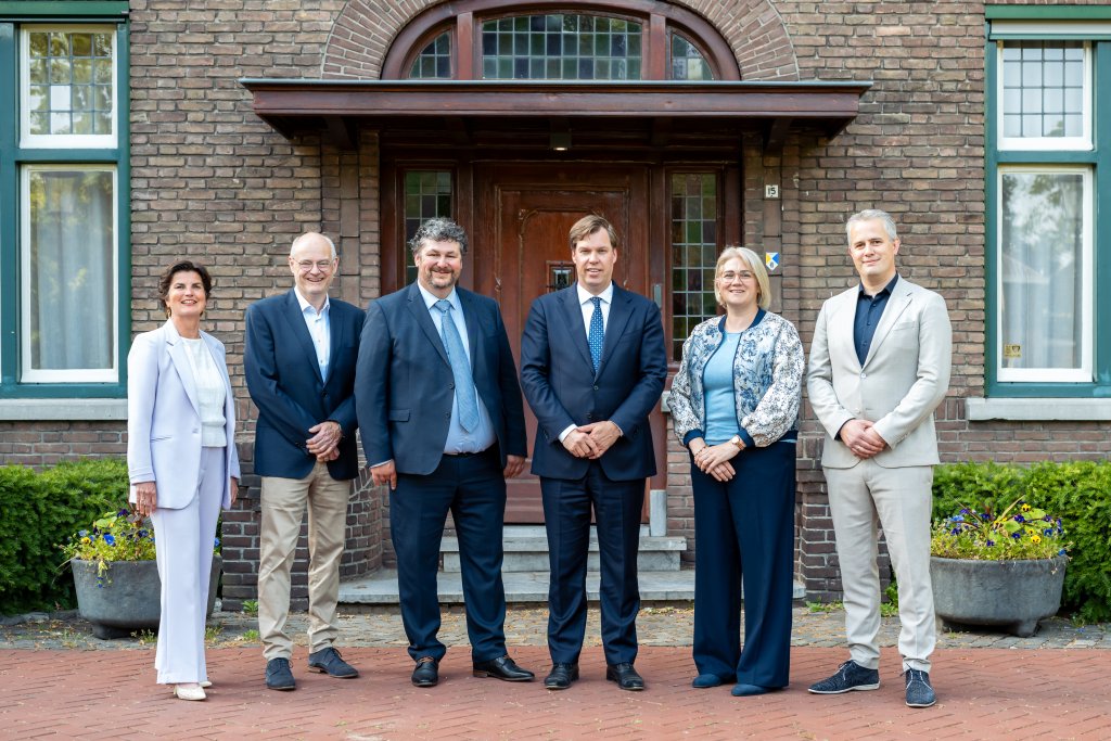 From left to right: Jeanke Verbruggen, Steven Kraaijeveld, Marko van Dalen, Freek van Genugten, Marjan Vrijnsen - de Corte, Stijn Walravens