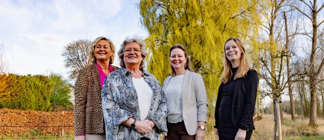 V.l.n.r.: Aletta Draadjer, Joke Oostdijk, Jacqueline Peterse, Robin Vaas