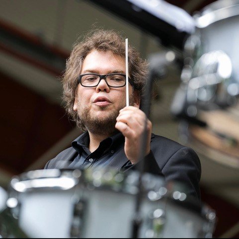 Slagwerkdocent en dirigent Wouter de Winne.