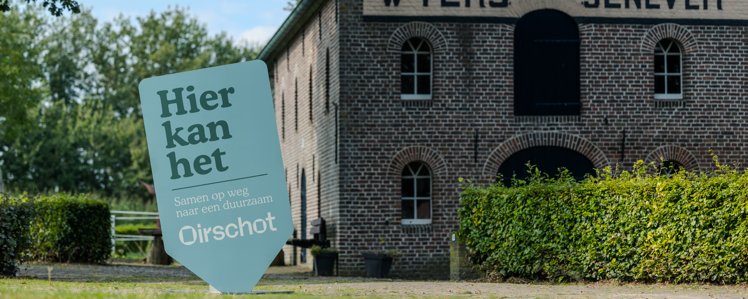 Op ons duurzaam gemeenteloket vindt u alles over het duurzaam (ver)bouwen van uw huis en informatie over bijv. zonnepanelen. Zo staat deze website boordevol tips, huidige subsidieregelingen en kunt u onafhankelijk advies inwinnen.
