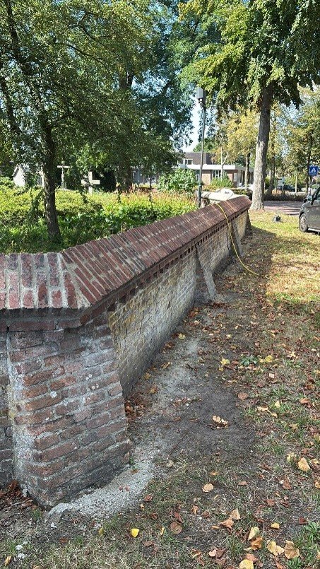 Historische muren van het Oude Kerkje in Middelbeers.