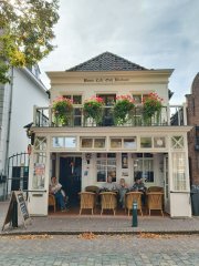 Café Oud Brabant aan de Markt in Oirschot.