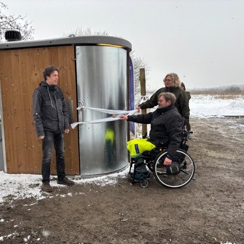 Officiele opening natuurlijktoilet met wethouder Gerben But