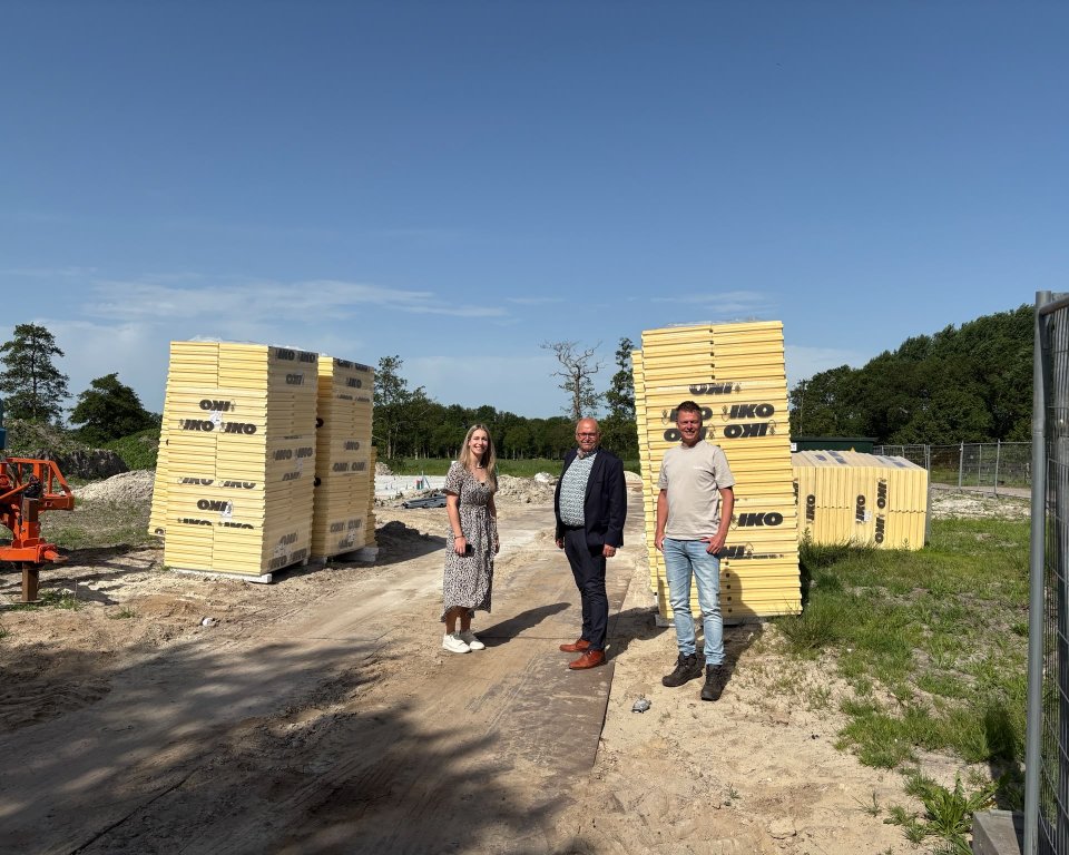 wethouder Nijboer bij bouwproject Waskemeer met betrokken partijen