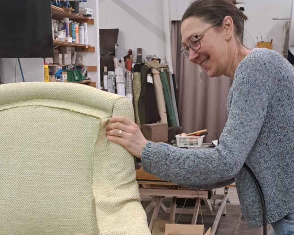 AnneMarie geeft meubels een tweede leven