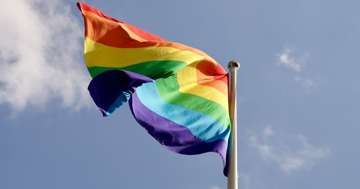 Nationale Coming Out Dag – de vlag hangt uit!