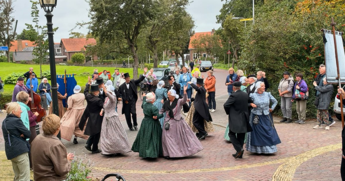 Hoogwoud viert 60 jaar Hoogwouder Dansers met kleurrijke Landelijke Folkloredag