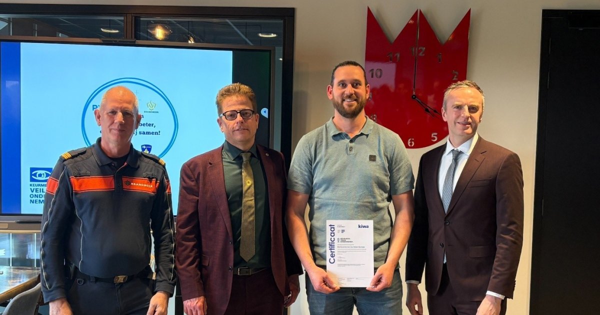Eerste KIWA-certificaat voor bedrijventerrein De Veken uitgereikt in Opmeer