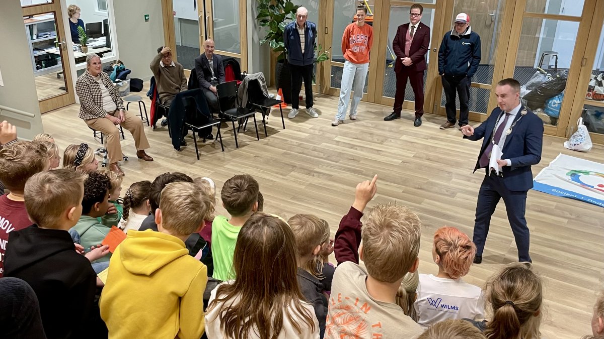 Interactief schoolbezoek van college en raad bij St. Wulfram