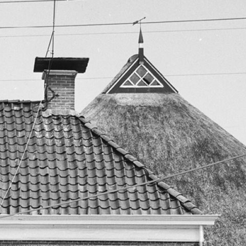 Rijksmonument Beetsterweg 13, Beetsterzwaag in 1976. Schuur niet meer aanwezig, alleen het voorhuis van de boerderij is bewaard gebleven.