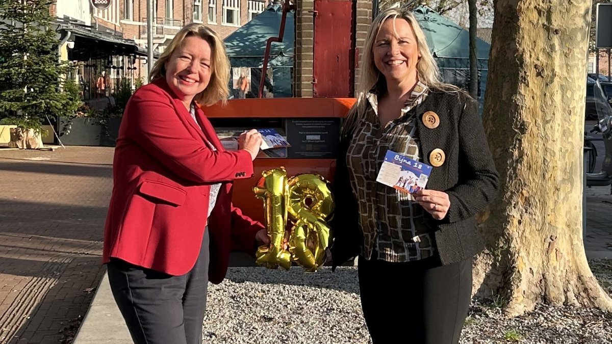 Word je binnenkort 18? Dan ligt er straks een verjaardagskaart in je brievenbus