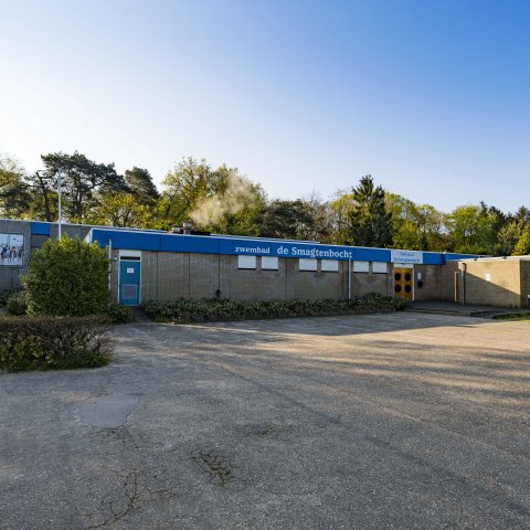 Zicht op het oude zwembad van de Egyptische poort