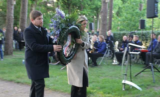 Wethouder Davy Jansen bij de dodenherdenking 4 mei 2025 in Bladel, Netersel