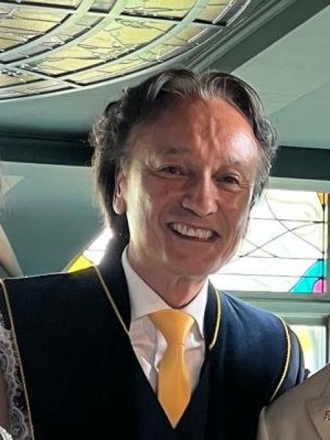 Trouwambtenaar Egon Oltmans