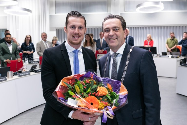 Commissielid Arjan Kats en burgemeester Bezuijen