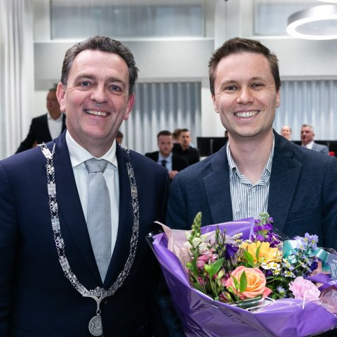 Bart Wesstein en raadsvoorzitter Michel Bezuijen