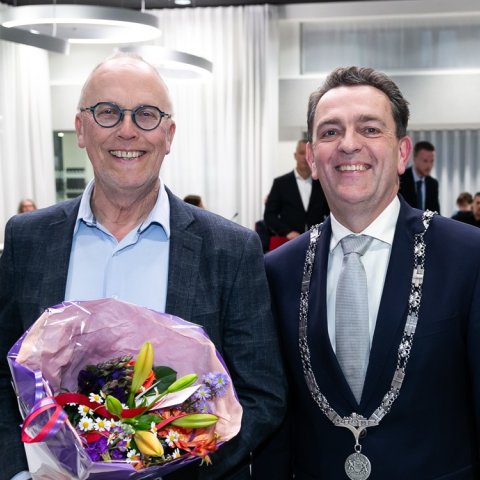 Fred van Proosdij en raadsvoorzitter Michel Bezuijen